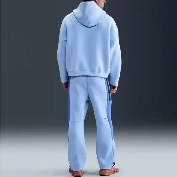 Nike Men's Tech Fleece Oversized Hoodie - Picture 4 of 13